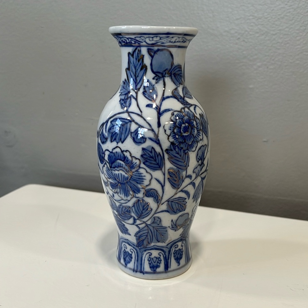 Vintage Chinese Zhongguo Zhi Zao Signed Vase